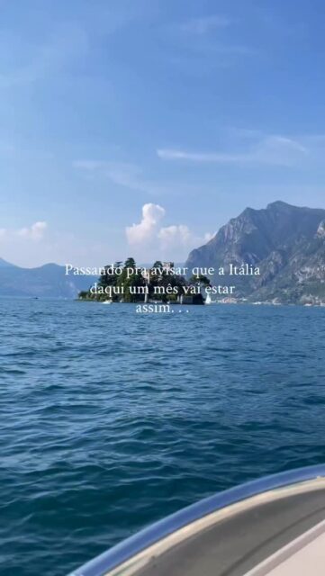Vemmm Verão 🧡🇮🇹 
.
Passo per avvisare i miei amici brasiliani che tra un mese l’Italia sarà così… 
Vi invito a conoscere l’Italia d’estate. Perché l’estate italiana è qualcosa di magico ✨
.
#estate #eurosummer #italiansummer #amalficoast #italy🇮🇹
